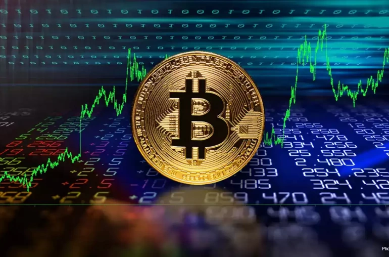 bitcoin 18 ayin zirvesinde