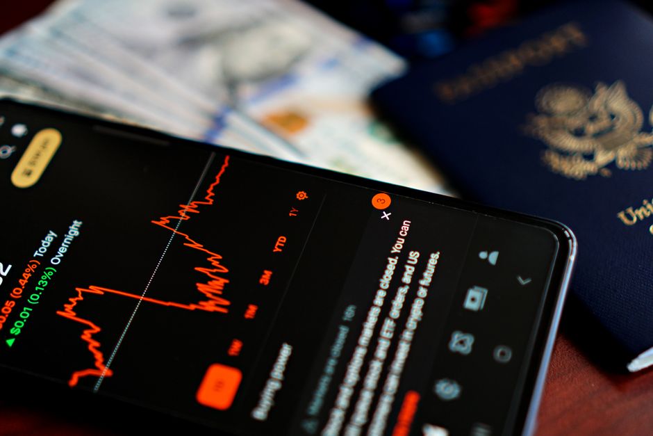 Bitcoin ETF Yatırımları Yeniden Artıyor, Ether Fonları Düşüşte