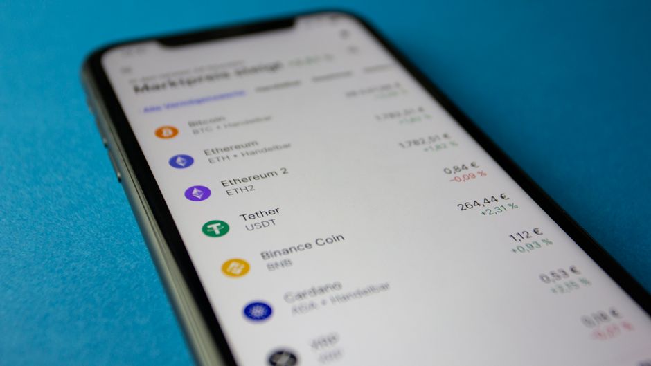 Bitcoin 65.000 Doları Aştı: ABD ve İran Ateşkesiyle Petrol Fiyatları Düştü