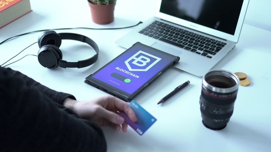 Base, 1:1 Destekli Tokenize Hisse Senetleri ile Finansal Hizmetlerini Genişletiyor
