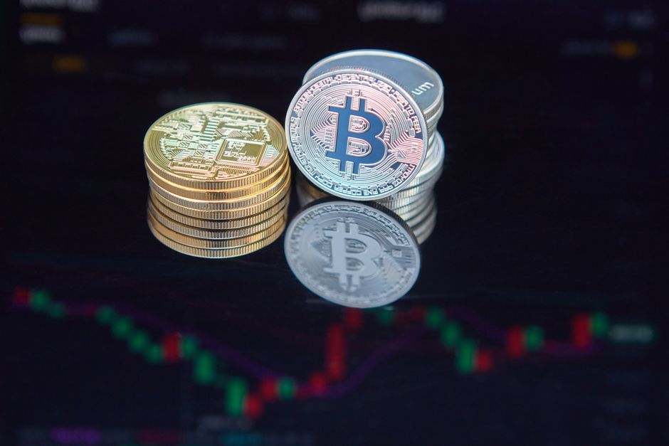 Bitcoin 64.000 Dolara Yaklaşıyor: Strateji Bitcoin Satışları ve Coldcard Hamleleri Gölgesinde