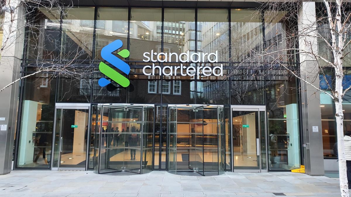 Standard Chartered, Varlıklı BAE Müşterileri İçin Doğrudan Bitcoin ve Ether Ticaretini Başlattı